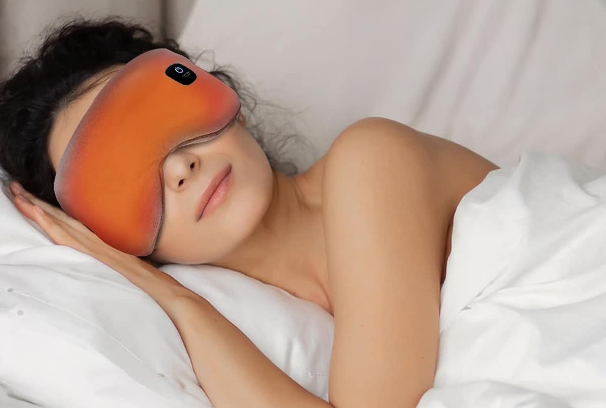 LumaRest cordless heated eye mask — 131 F sustained for the full 15-minute session